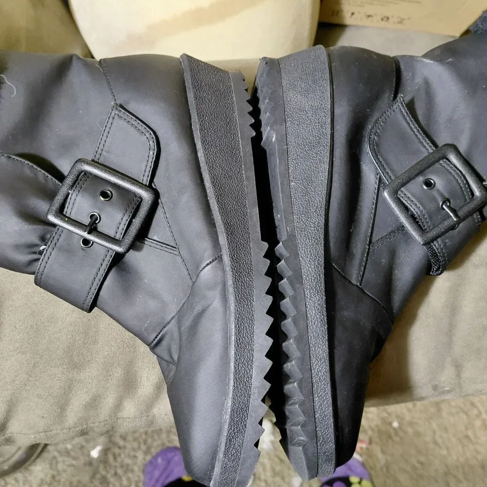 Naturalizer Black Winter Boots with Faux Fur Lining. NWOT.